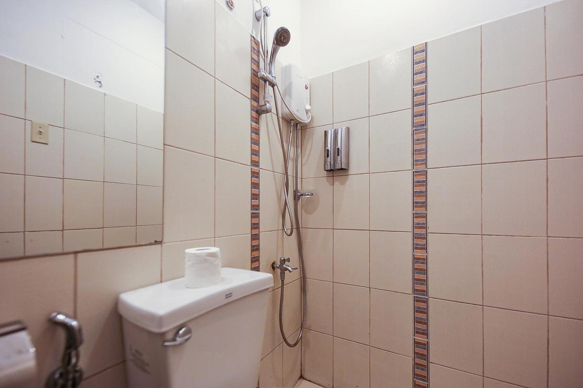 Spot On Junction Hostel Makati City Esterno foto
