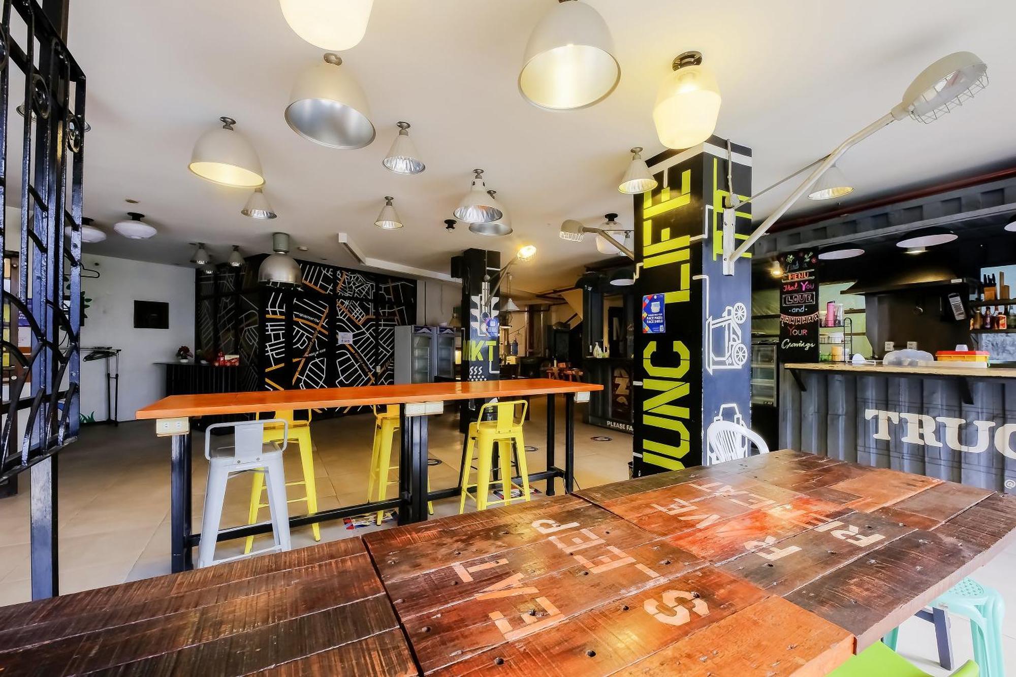 Spot On Junction Hostel Makati City Esterno foto