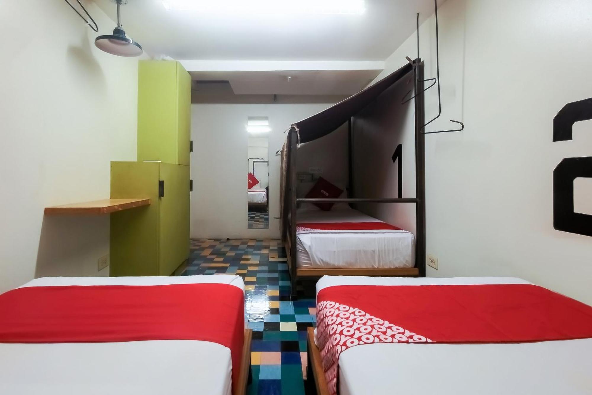 Spot On Junction Hostel Makati City Esterno foto