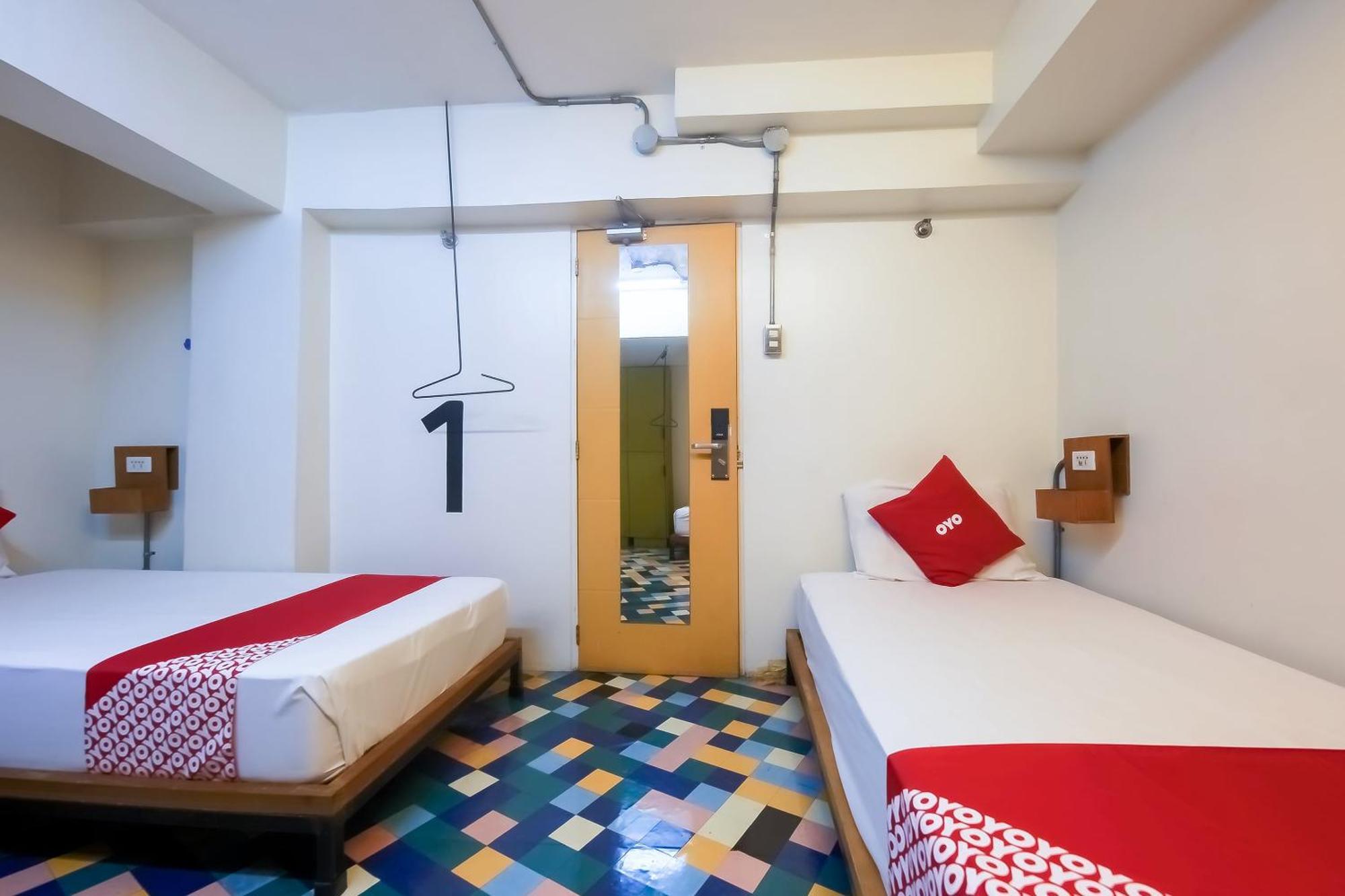 Spot On Junction Hostel Makati City Esterno foto