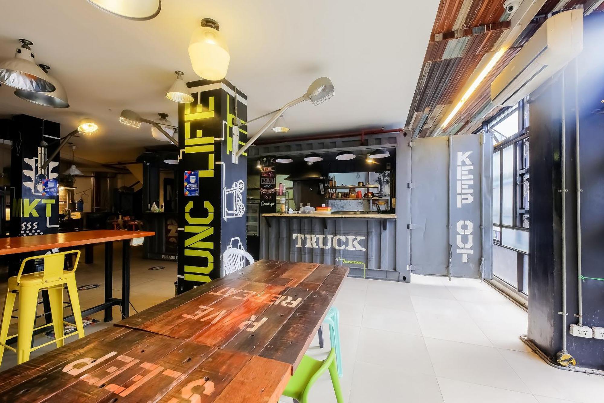 Spot On Junction Hostel Makati City Esterno foto